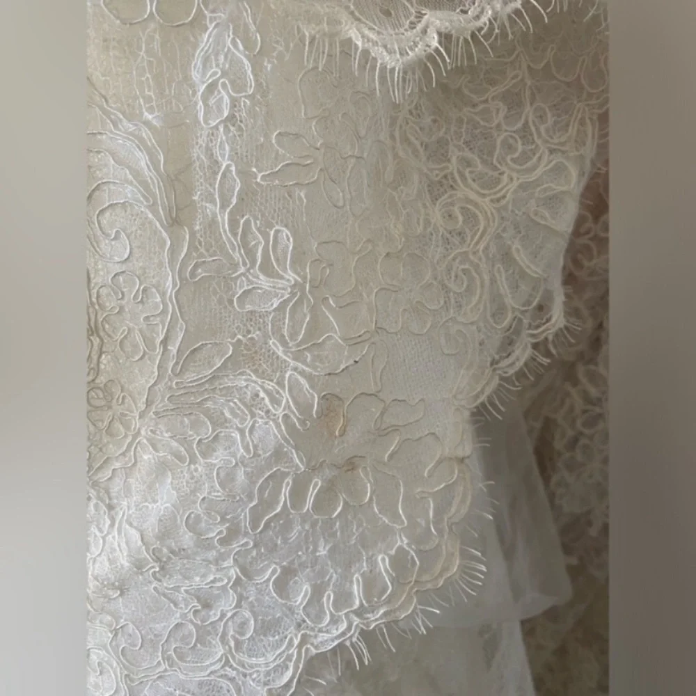 Wtoo Lace Wedding Dress - Picture 10 of 14